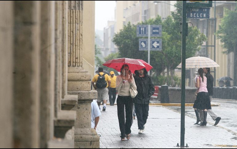 El monzón mexicano se mantendrá sobre el noroeste del país, lo que provocará inestabilidad en niveles altos de la atmósfera, un canal de baja presión extendido a lo largo de la Sierra Madre Occidental y la Mesa Central.