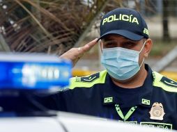 Decenas de agentes se congregaron en la Dirección General de la Policía en Bogotá. EFE/M. Dueñas