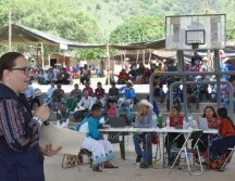 Durante la gira, la titular de la CEDHJ fue recibida por el alcalde de Colotlán, Julián Quezada Santoyo. ESPECIAL / CEDHJ