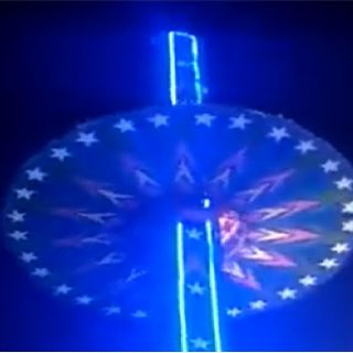 Juego mecánico se desploma y deja al menos 10 heridos en la India (VIDEO)