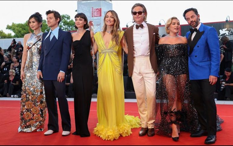 El elenco y directora de “Don't Worry Darling”, asistieron al Festival de Venecia para la presentación de la película. AP