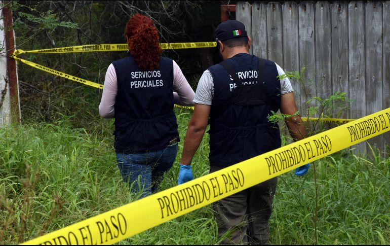 Asistieron peritos del IJCF, quienes recabaron indicios y levantaron el cadáver para llevarlo a las instalaciones de la morgue metropolitana, donde le realizarán la autopsia de ley correspondiente. EFE / ARCHIVO