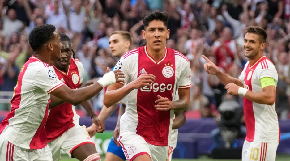 El mexicano Edson Álvarez (C) anotó a los 17 minutos de iniciado el partido. AP / P. Dejong