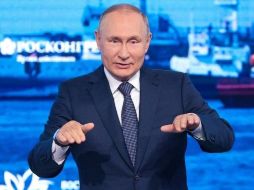 El líder ruso dijo que las monedas occidentales estaban cayendo mientras que Rusia no estaba perdiendo nada. TASS VÍA REUTERS