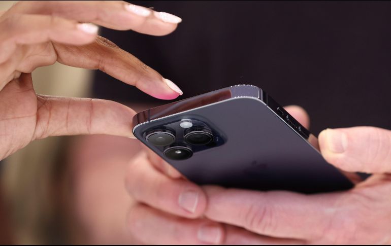 Tras el lanzamiento oficial de Apple se descubrió cuáles serían los precios para México los cuáles oscilan entre los 21 mil pesos hasta los 42 mil. AFP/J. SULLIVAN
