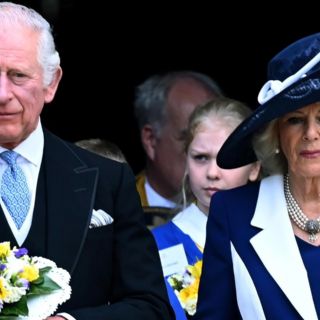 Carlos III deja el castillo de Balmoral para regresar a Londres