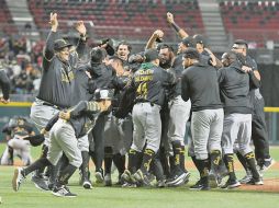 Los Leones se impusieron en siete juegos a los Diablos, el último por marcador de 7-5. ESPECIAL