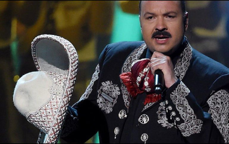 Pepe Aguilar afirma que él gasta en su familia e hijos. SUN/ARCHIVO