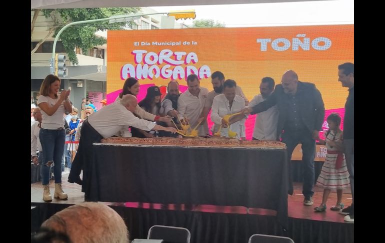 Fueron invitados más de 30 vendedores de las tortas más reconocidas que hay en la ciudad, que ofrecen sus productos y las personas que acuden. ESPECIAL
