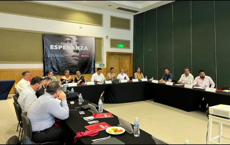 Este sábado, en Puerto Vallarta, los diputados se reunieron para discutir el marco de un acuerdo para un Plan Estatal en el que los morenistas proponen reglas y presupuestos bajo programas sociales para todos. ESPECIAL