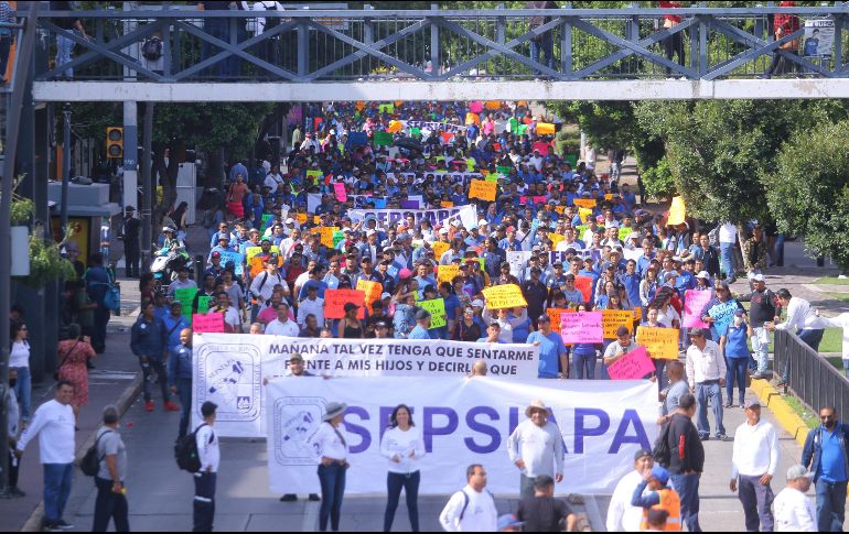 No se notificó qué legisladores recibieron a la comitiva de Fesijal, quienes cuantificaron alrededor de 12 mil manifestantes. EL INFORMADOR / C. Zepeda