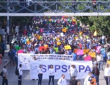 Burócratas llegan al Congreso de Jalisco; rechazan reforma al Ipejal