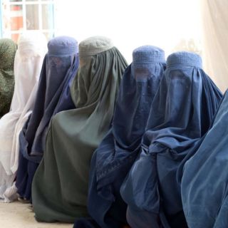 Activistas afganas denuncian que el mundo las abandonó ante el "apartheid de género"