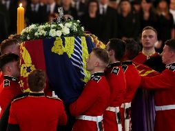 Los medios británicos especulan con que unos 750 mil ciudadanos esperarán pacientemente para despedirse de la reina Isabel II. AP / P. Noble