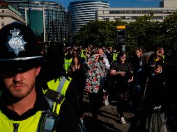 Más de 24 horas de espera para ser los primeros en ver el féretro de la reina. AP / K. Cheung