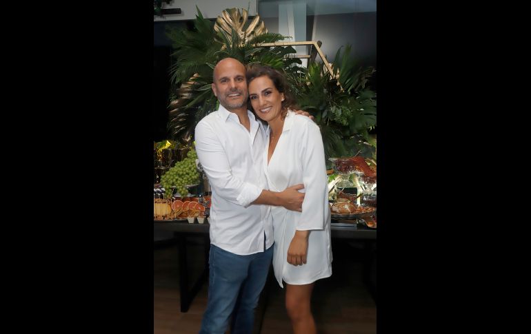 Carlos Navarro y Karla Saénz. GENTE BIEN JALISCO/Claudio Jimeno