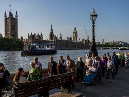 Serán cientos de miles las personas que se desplazarán al país para estar en alguno de los actos programados en el funeral de la reina Isabel II. AP / B. Armangue