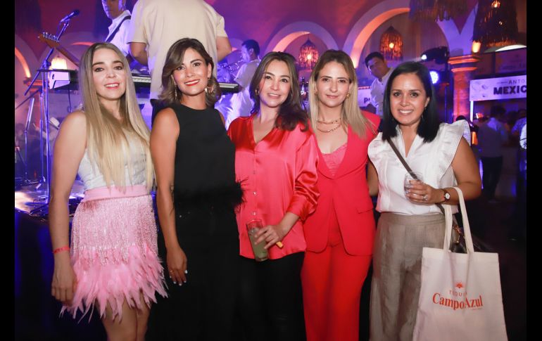 Virna Salgado, Mónica Silva ,Leticia Silva, Gabriela Castro y Jessica Pacheco. GENTE BIEN JALISCO/Antonio Martínez