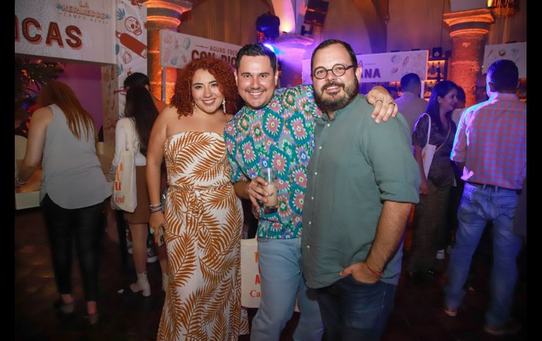 Ana Bustamante, Alejandro Ronalds y Héctor Aldrete. GENTE BIEN JALISCO/Antonio Martínez