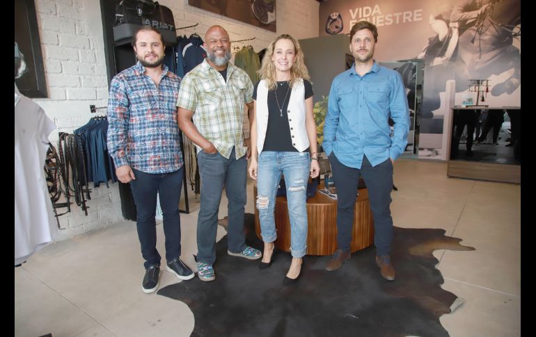 Abraham Aguirre, Nelson Aquino, Rocío Pérez de la Vega y Santiago Salerno. GENTE BIEN JALISCO/Antonio Martínez