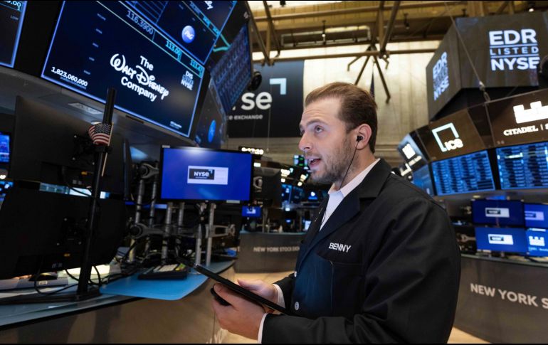 Por sectores, en el cierre de este miércoles las mayores ganancias eran para el energético y los bienes no esenciales. AP/C. Crow