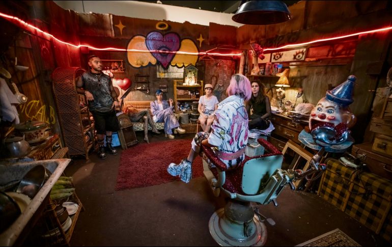 Bernardo Velasco,Julio Torres, Ana Fábrega y Cassandra Ciangherotti llevan buena parte de la trama de “Los Espookys” sobre sus hombros. CORTESÍA