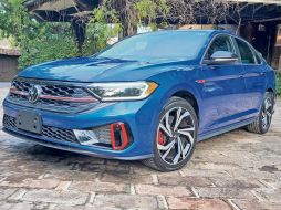 El sedán no solo se maneja bien, también tiene buena apariencia. ESPECIAL