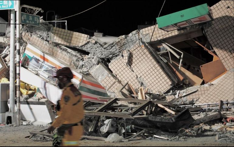 Autoridades confirmaron que varios edificios se derrumbaron, pero afortunadamente estaban vacíos. AFP / S. Yeh