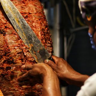 Restaurante británico se apropia de la palabra "taquería" y demanda a mexicanos