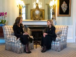 Zelenska participó en la recepción en el palacio de Buckingham -la que fue la residencia oficial de la soberana- por el rey Carlos III, donde fue recibida por la princesa de Gales, Catalina. AFP / K. O'Connor