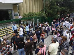 Hasta el momento, elementos de Protección Civil reportan afectaciones menores en el Centro tapatío. EFE/F. Guasco