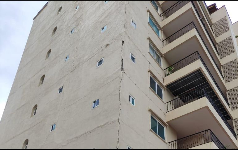 Vista de las afectaciones registradas en uno de los edificios. ESPECIAL