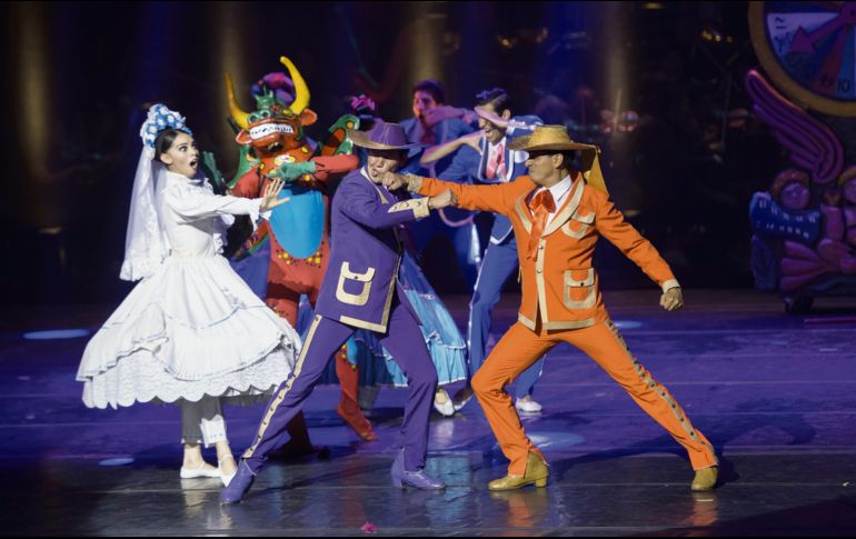 La compañía fundada por Amalia Hernández en 1952 cuenta con un colorido descomunal en escena, arte y claro, momentos divertidos. CORTESÍA