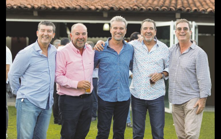 Chepo de La Torre, Poncho Alarcón, Néstor de la Torre, Gabriel Martínez y Héctor de la Torre. GENTE BIEN JALISCO/Claudio Jimeno