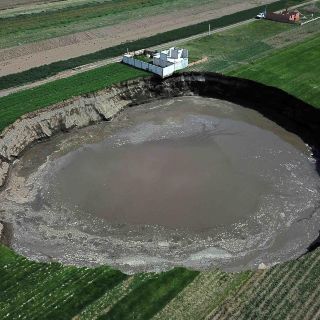 Puebla: ¿Fue por el sismo? Socavón de Puebla registra desprendimiento y aumenta de tamaño