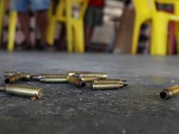 Elementos de seguridad que llegaron al lugar encontraron 38 casquillos, además de asegurar más de nueve mil cartuchos de diversos calibres. EFE/ARCHIVO