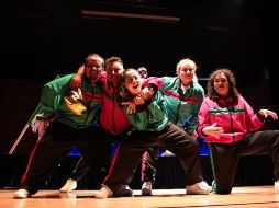 Este nuevo montaje, de acuerdo con la sinopsis de la obra, una presentadora anuncia un espectáculo en el que un par de músicos ejecuta piezas que contribuyen al trabajo de los actores/improvisadores. CORTESÍA / Cultura Zapopan