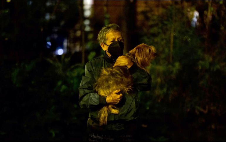 Debido al sismo de la madrugada de este jueves, 312 mil 533 usuarios del Estado y de la Ciudad de México quedaron sin servicio eléctrico. SUN / G. Espinosa