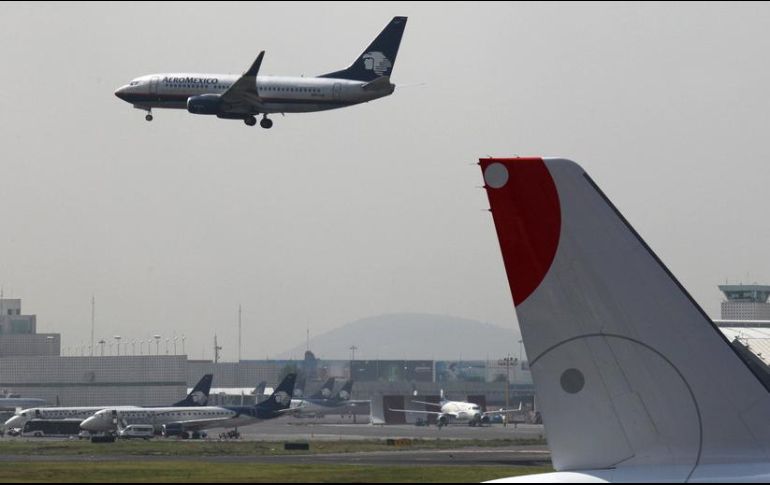 Las operaciones de despegue y aterrizaje continúan sin mayores contratiempos; sin embargo, la revisión a detalle continúa. AP / ARCHIVO