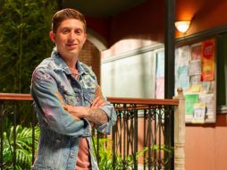 OCTAVIO OCAÑA. Uno de los elementos de seguridad pública realizó detonaciones contra la camioneta de la víctima, quien llevaba un arma de fuego en la mano derecha. NTX / ARCHIVO