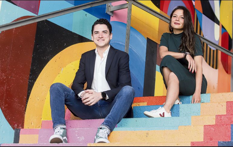 Carlos Bañuelos y Margarita Díaz hablaron sobre los puentes de Industrias Creativas que se tenderán entre Guadalajara y Bogotá. EL INFORMADOR/ C. Zepeda