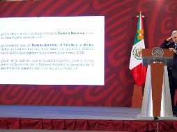 López Obrador compartió en la mañanera las posibles preguntas que se estarían haciendo como parte de la consulta popular sobre las Fuerzas Armadas. SUN/ G. Espinosa