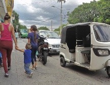 Refieren que, mientras los taxis están sobreregulados, otras modalidades de servicio como mototaxis o autos de plataformas operan con menor supervisión. EL INFORMADOR/ARCHIVO