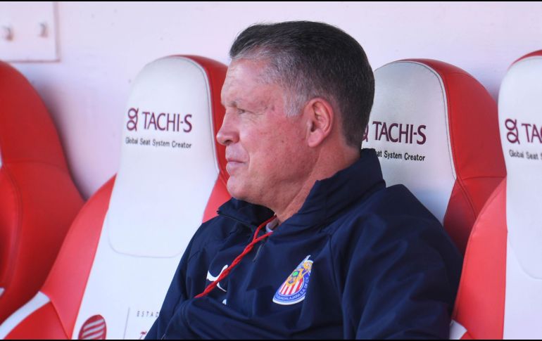Ricardo Peláez tiene descontenta a la afición de las Chivas. IMAGO7