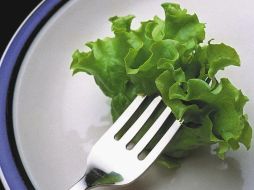 Una dieta rica en consumo de vegetales de hoja verde reduce el riesgo de padecer enfermedades cardíacas y algunos tipos de cáncer. AP / ARCHIVO