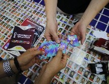 En la Zona Metropolitana de Guadalajara hay diferentes puntos físicos y en redes sociales donde puedes intercambiar las cartas. EL INFORMADOR / C. Zepeda