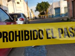 A mitad del río, el fuerte caudal arrastró la camioneta con sus cinco ocupantes. EL INFORMADOR/ARCHIVO