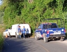 Acudió un agente del Ministerio Público quien abrió una carpeta de investigación y también asistieron peritos del Instituto Jalisciense de Ciencias Forenses. ESPECIAL