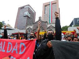 Este lunes, colectivos encabezados por padres de familia llevarán a cabo una marcha pacífica para exigir justica por los 43 estudiantes de Ayotzinapa, desaparecidos en 2014. EFE/ M. Guzmán