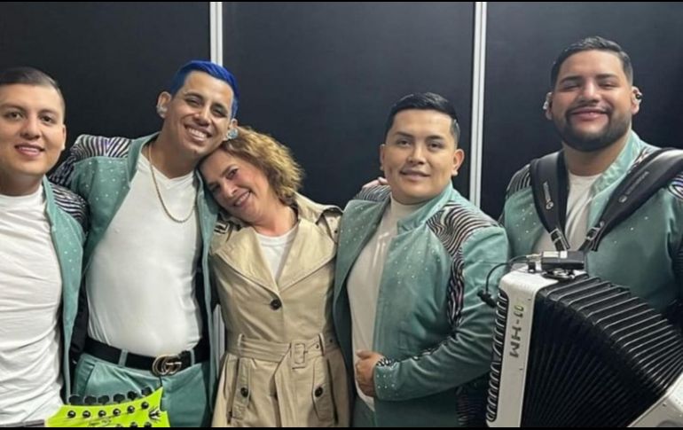 Beatriz Gutiérrez Müller, esposa de AMLO, compartió en sus redes sociales fotografías con Grupo Firme. ESPECIAL